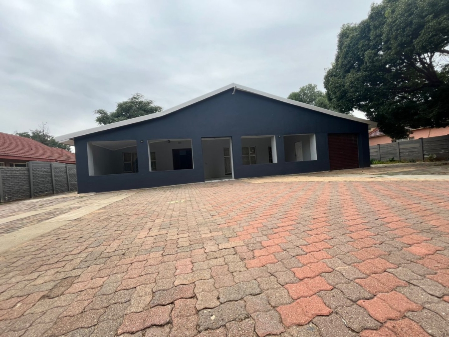 4 Bedroom Property for Sale in Stilfontein Ext 4 North West